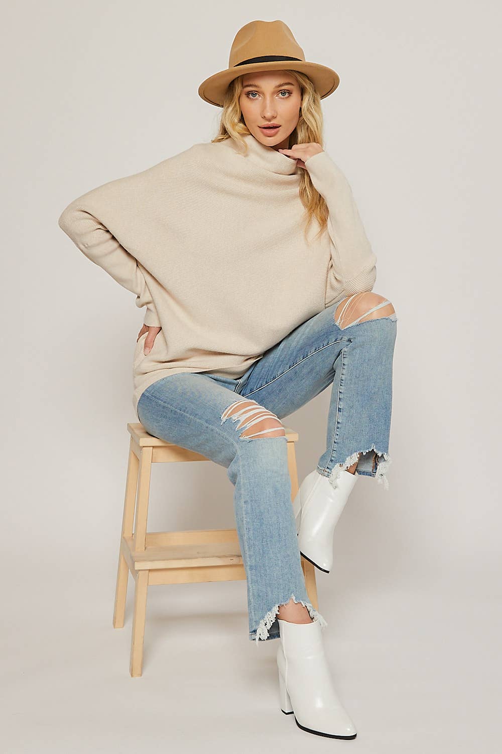 SLOUCH NECK PULLOVER: TOFFEE