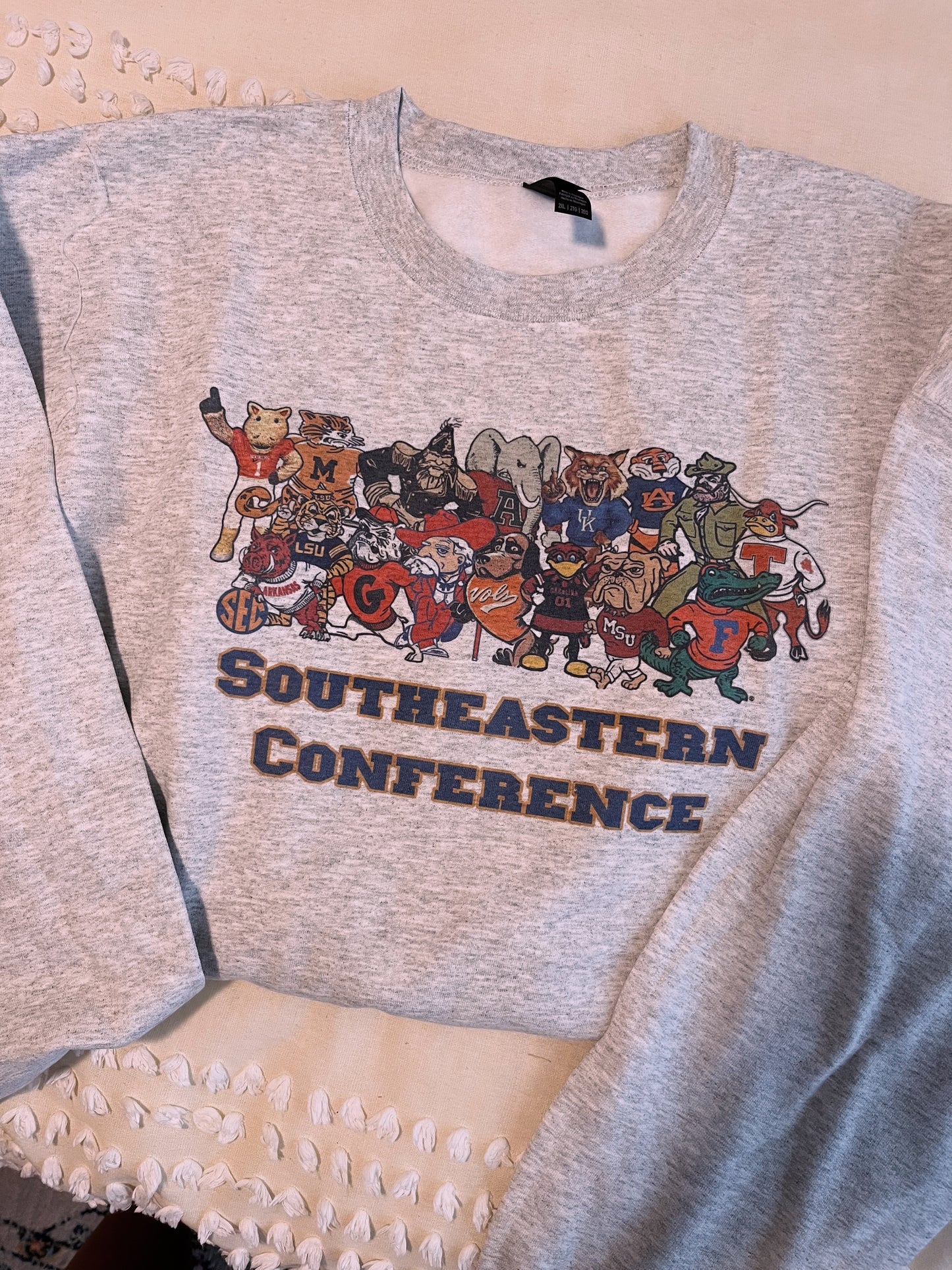 Mascots Graphic Sweatshirt: Ash Grey